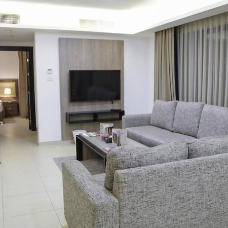 Triple A Hotel Suites Ammán Kültér fotó