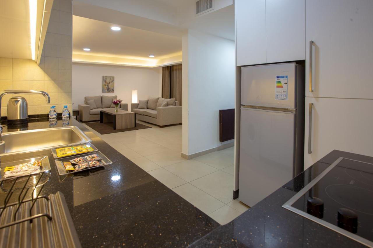 Triple A Hotel Suites Ammán Kültér fotó