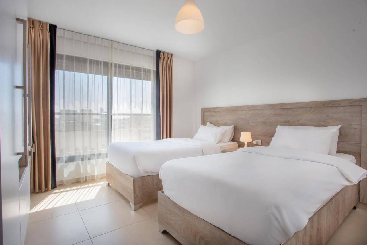 Triple A Hotel Suites Ammán Kültér fotó