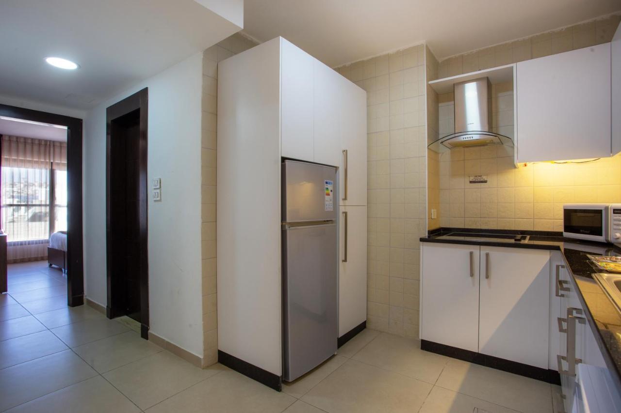 Triple A Hotel Suites Ammán Kültér fotó