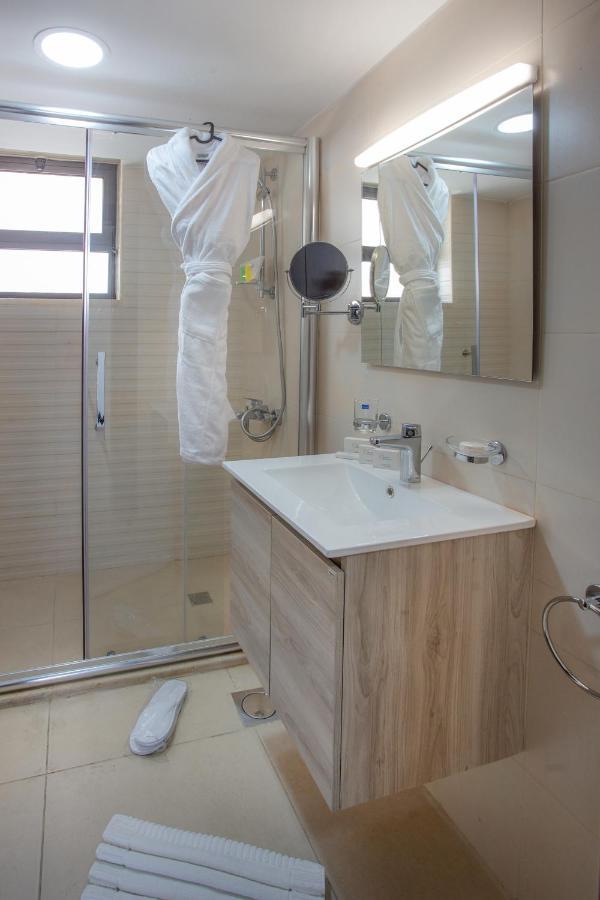Triple A Hotel Suites Ammán Kültér fotó