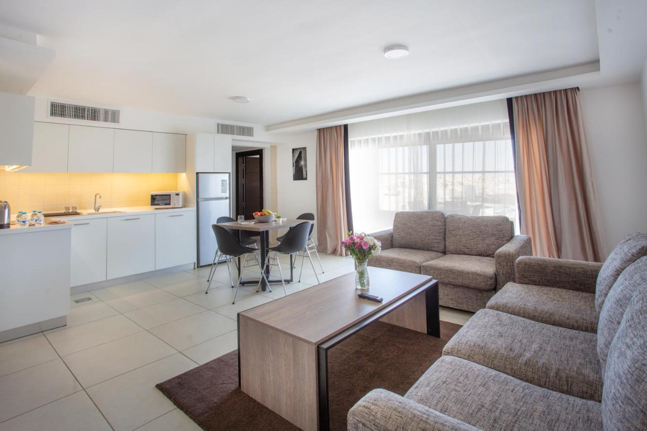 Triple A Hotel Suites Ammán Kültér fotó